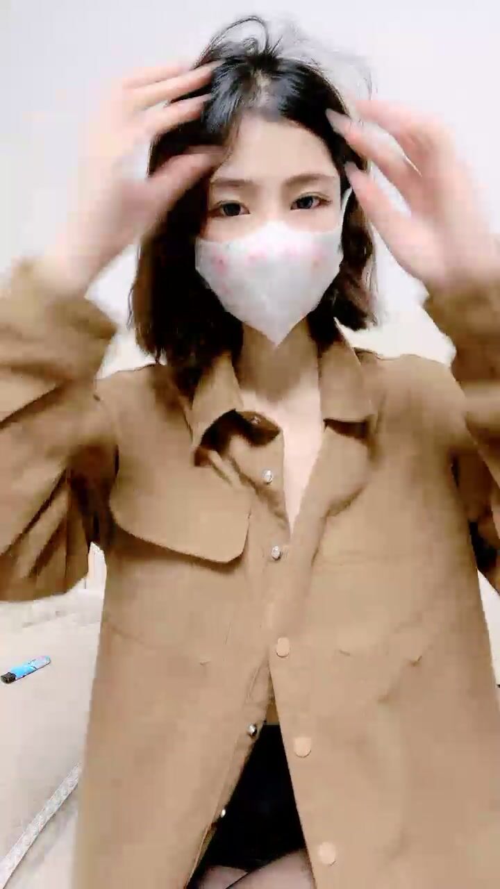 气质美女小姐姐！和闺蜜女同秀！浴桶里一起泡澡，黑丝美腿假屌骑坐，穿戴假屌骑乘位操逼